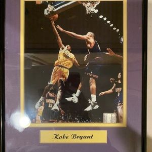 HOF SIGNED Kobe Bryant cutsom frame picture
